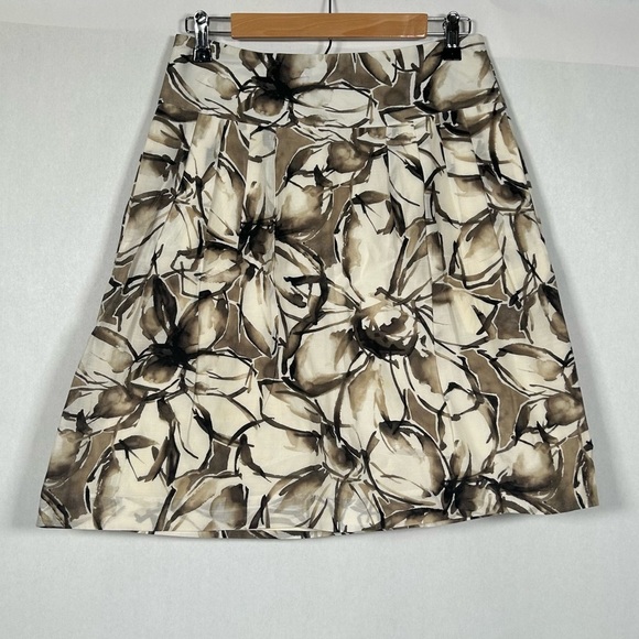 Banana Republic Brown & Cream Floral A-line Skirt - Picture 2 of 11